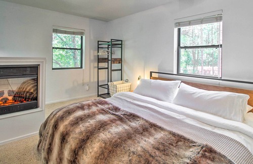 Pinetop Cottage | Sun-dappled Pinetop A-frame: Hike, Golf & More!