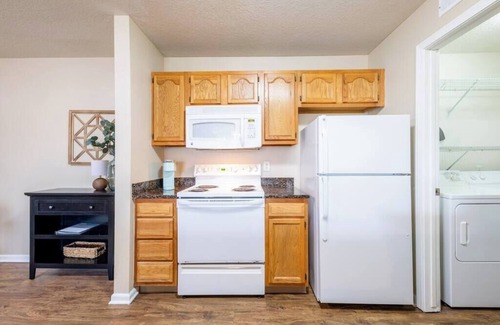 West Des Moines Apartment | Sun Deck Pool Gym More