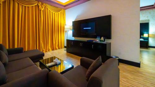 Ras Al Khaimah Hotel | Sunday Mangrove Corniche Hotel, Ras Al Khaimah