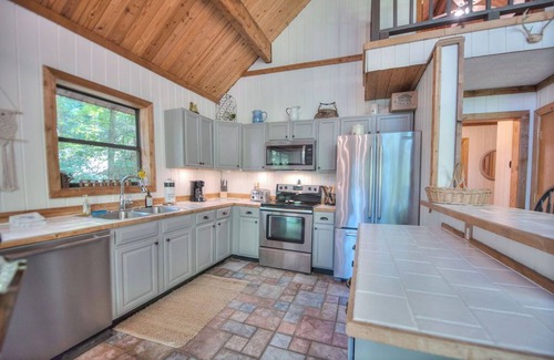 Smithville Ski Chalet | Sunday Morning (Dog-Friendly)