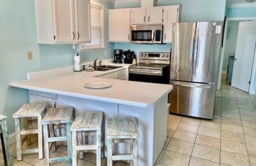 St. George Island House | Sunflower 2, Beachfront Apt, pets allowed