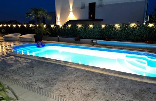 Kastel Stari Apartment | Sunluxvilla ,Heated Pool, IR Sauna