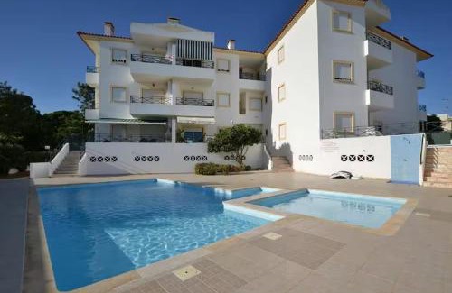 Vale de Carro Apartment | Sunny apt, pool, AC, Wi-Fi, beach nearby Albufeira