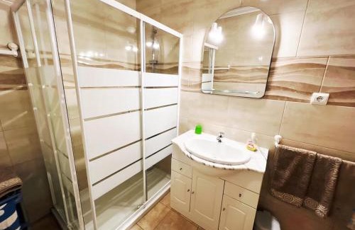 Vale de Carro Apartment | Sunny apt, pool, AC, Wi-Fi, beach nearby Albufeira
