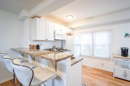Midtown Ocean City Apartment | Sunny Beach Getaway A1 Ocean Block Walk to Beach
