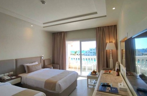 Corniche Road-Dahar Resort | Sunny Days El Palacio Resort & Spa