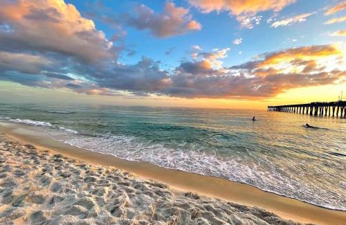 Laguna Beach Estates Apartment | Sunny Daze Cottage by Beach Haven Vacation Rentals