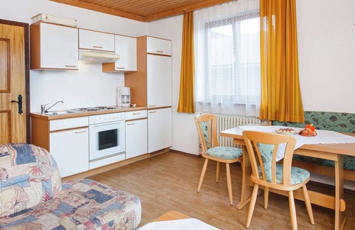 Mittersill Apartment | Sunny Hillside Apartment in Mittersill near Public Transport