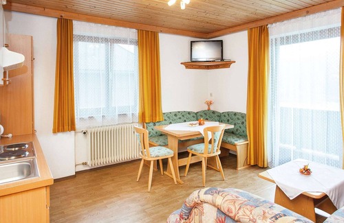 Mittersill Apartment | Sunny Hillside Apartment in Mittersill near Public Transport