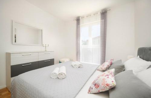 Strozanac Apartment | SUNNy PLACE