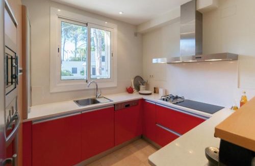 L'Escala House | Sunny Terrace Near Beach