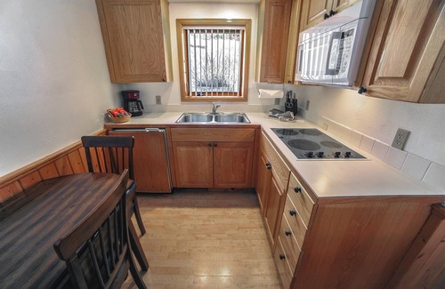 Estes Park Cabin | Sunnyside Knoll: 8 1 Bedroom Cabin