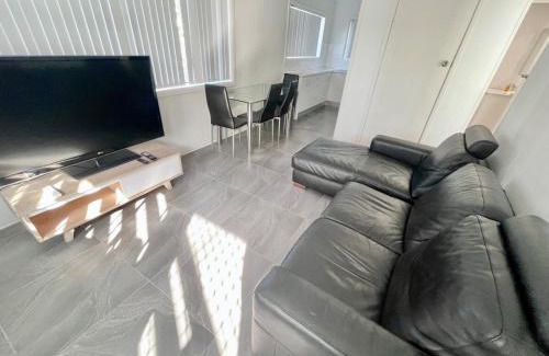 Surfers Paradise Apartment | Sunrise Apt 1 - Spacious 2BR - Ground Floor Retreat