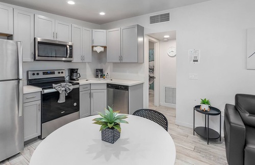 Alegre Community Apartment | Sunrise at the Cul-de-Sac 1BR Apartment