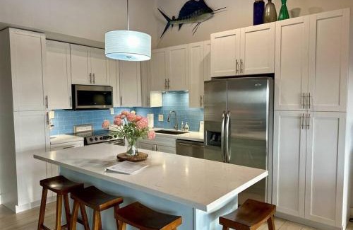 Key Largo Apartment | Sunrise Escape - Ocean Front Villa - Sleeps 10