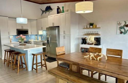 Key Largo Apartment | Sunrise Escape - Ocean Front Villa - Sleeps 10