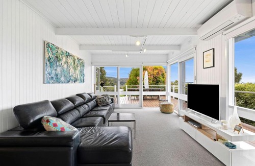 Lorne House | Sunrise on William