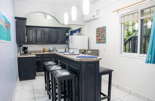 Half Moon Bay House | SUNsational Steps to Sea ~ 2 bedroom - West End, Half Moon Bay Starlink