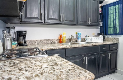 Half Moon Bay House | SUNsational Steps to Sea ~ 2 bedroom - West End, Half Moon Bay Starlink