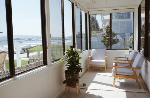 Soldiers Point House | Sunset Beach House