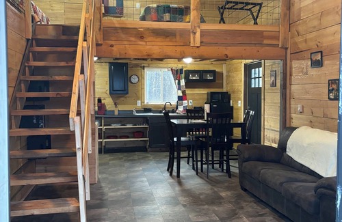 Jasper Cabin | Sunset cabins nRustic cabin for peace and quiet