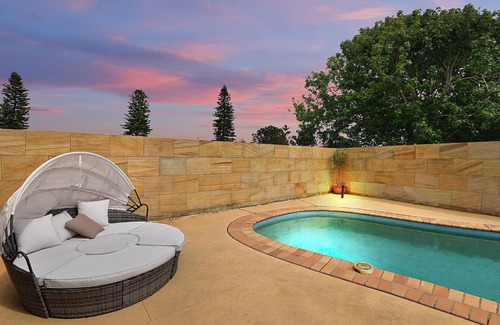 The Entrance North House | Sunset Lake House - Your Dream Family Getaway