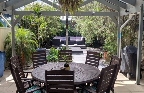 Anna Bay House | Sunset on Birubi, 2/40 Ocean Ave - pet friendly, air con, water views, WIFI and outdoor spa