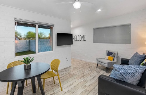 Alegre Community Apartment | Sunset on the Cul-de-sac 1BR Apartment