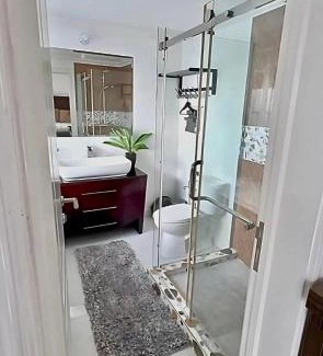 Orange Bay House | Sunset Serenity 2BR Oceanview Beach & Pool Access