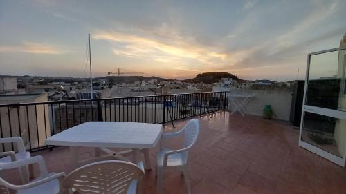 Victoria Apartment | Sunset Suite