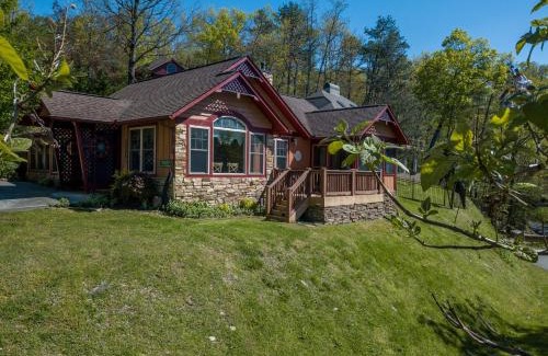 Gatlinburg - Pigeon Forge Ski Chalet | Sunset View Chalet