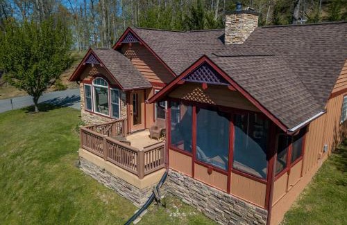 Gatlinburg - Pigeon Forge Ski Chalet | Sunset View Chalet