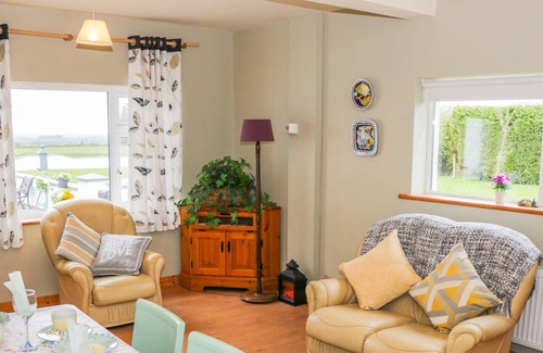 Glenamaddy Cottage | SUNSET VIEW, pet friendly, with a garden in Creggs, County Galway