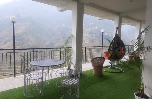Mussoorie Hotel | Sunset View Resort by MountMemory