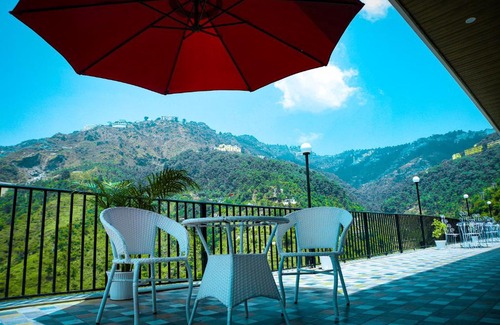 Mussoorie Hotel | Sunset View Resort by MountMemory