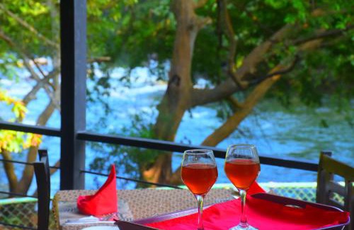 Udawalawa Hotel | Sunwin River Hotel
