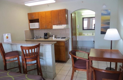 South Padre Island Hotel | Super 8 by Wyndham South Padre Island