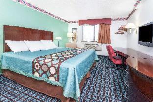 Sterling Heights Hotel | Super 8 by Wyndham Sterling Heights/Detroit Area