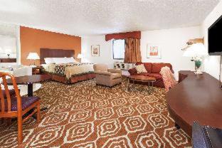 Sterling Heights Hotel | Super 8 by Wyndham Sterling Heights/Detroit Area