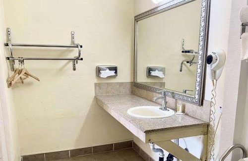 Huning Highland Historic District Hotel | Super 8 by Wyndham Albuquerque Downtown