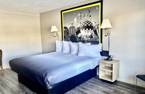 Huning Highland Historic District Hotel | Super 8 by Wyndham Albuquerque Downtown