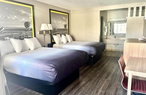 Huning Highland Historic District Hotel | Super 8 by Wyndham Albuquerque Downtown