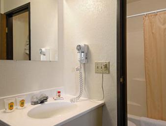 Cimarron Hills Hotel | Super 8 by Wyndham Colorado Springs Peterson Space Force