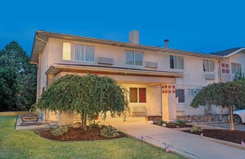 Canonsburg Hotel | Super 8 by Wyndham Canonsburg/Pittsburgh Area