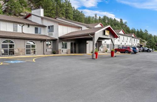 Custer Hotel | Super 8 by Wyndham Custer/Crazy Horse Area