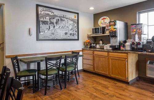 Douglas Hotel | Super 8 by Wyndham Douglas