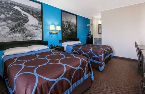 Downtown Hotel | Super 8 by Wyndham Lubbock Civic Center North
