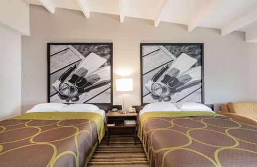 Melbourne Hotel | Super 8 by Wyndham Melbourne