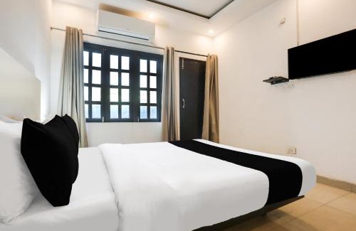 Allahabad Hotel | Super Collection O Gol Park Atala