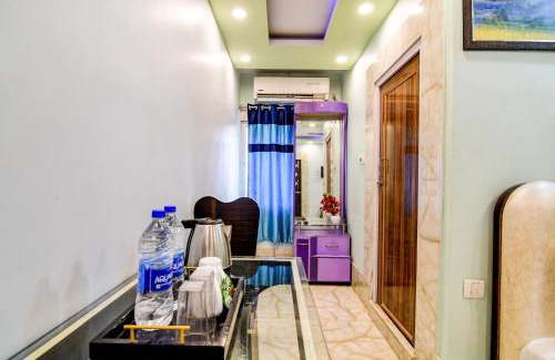 Kolkata Hotel | Super Collection O Raj Guest House Near Kolkata Airport